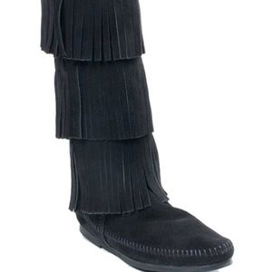 Minnetonka 3 layer fringe boots black suede size 7